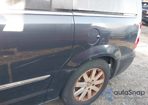 2014 Chrysler Town & Country Touring из США, поврежденный, VIN 2C4RC1BG8ER329461